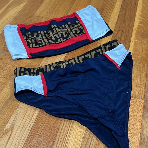 Swim suit - Picture 2 of 4